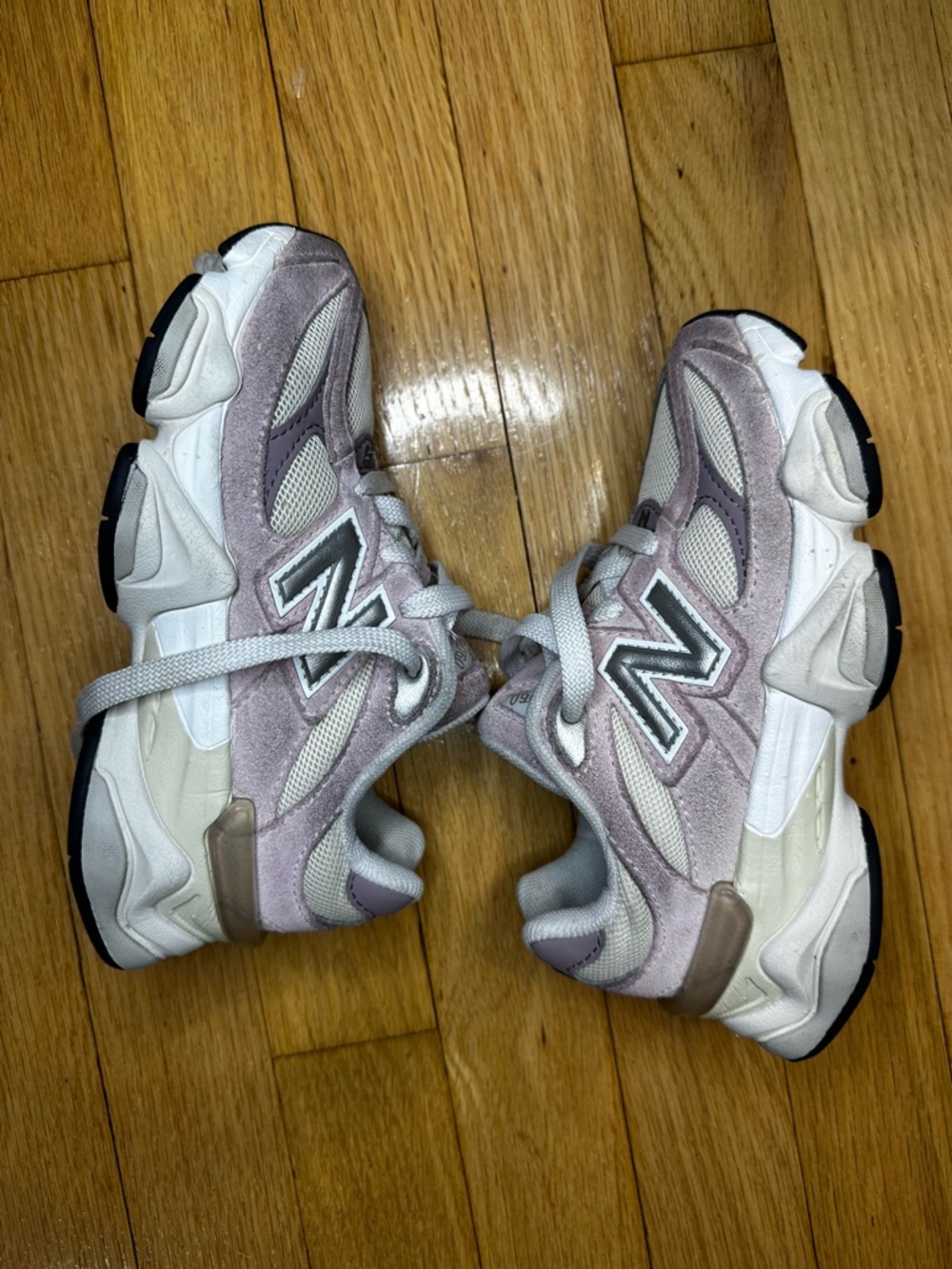 New Balance Kids Pink & White Suede Mesh Sneakers with FLAWS!!